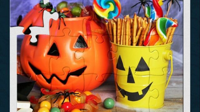 Holiday Jigsaw: Halloween 4 4