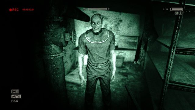 Outlast: Bundle of Terror 6