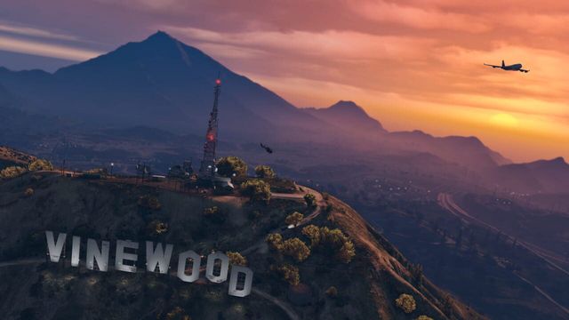Grand Theft Auto V: Premium Online Edition & Whale Shark Card Bundle 3